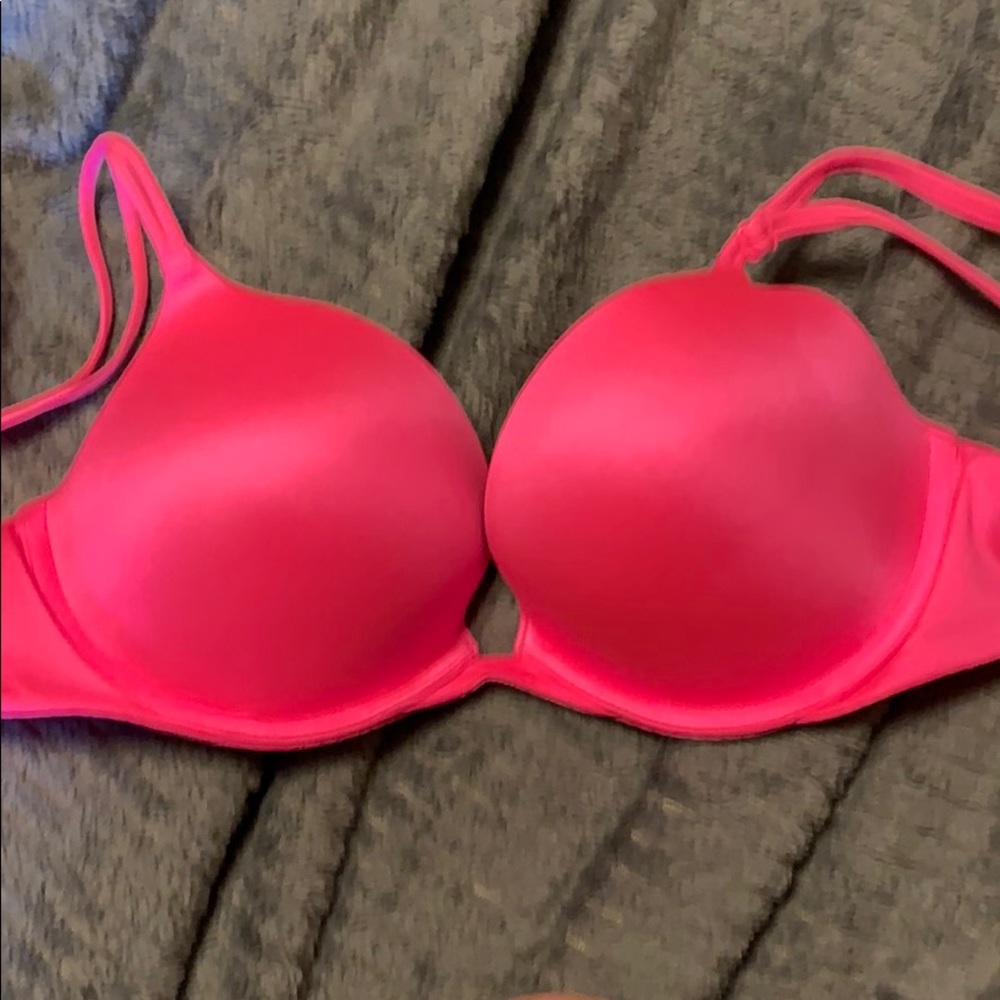 Victoria’s Secret 34C VERY SEXY push up